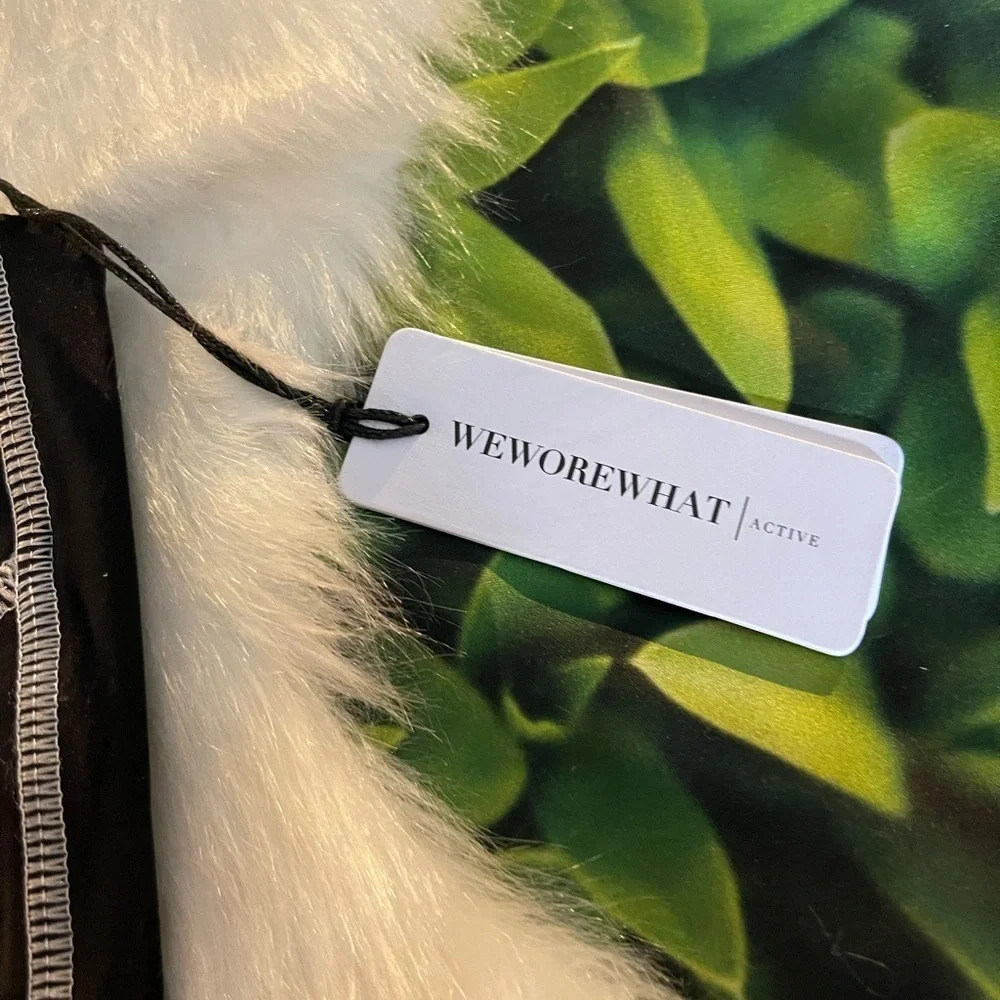WEWOREWHAT Seamed Corset Crop Top​ - Picture 11 of 14